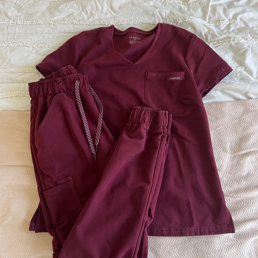 Jaanuu Burgundy Scrub Set